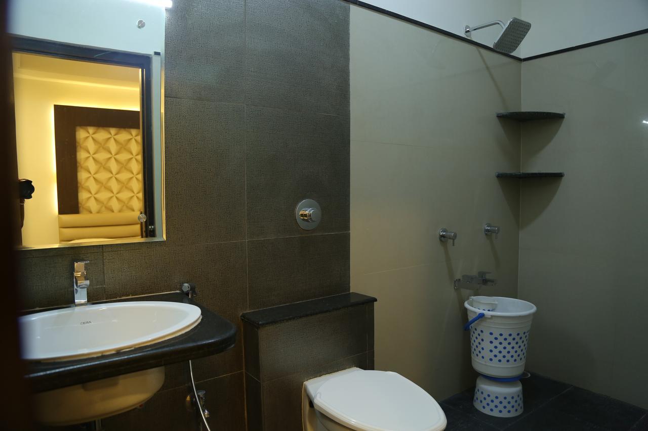 Hotel Shivananda Hospet Bagian luar foto