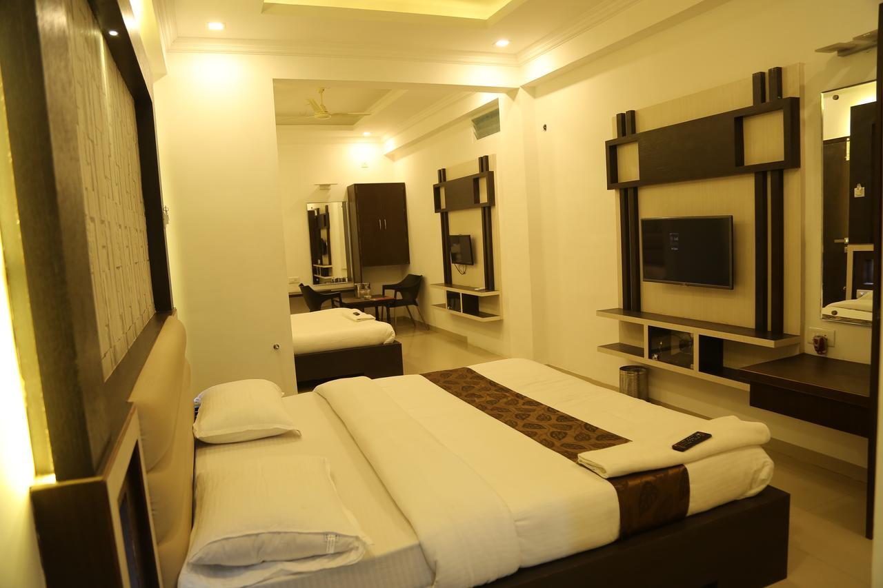 Hotel Shivananda Hospet Bagian luar foto