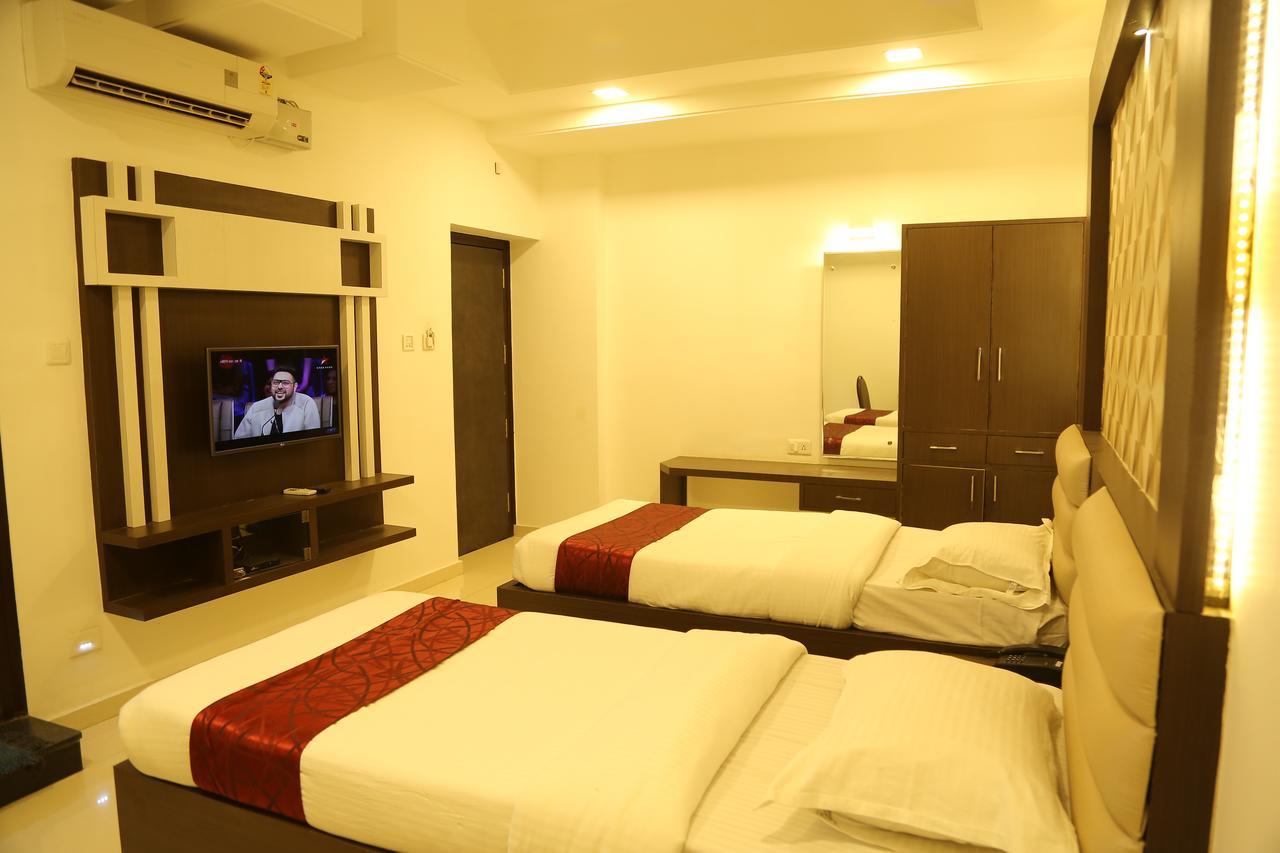Hotel Shivananda Hospet Bagian luar foto