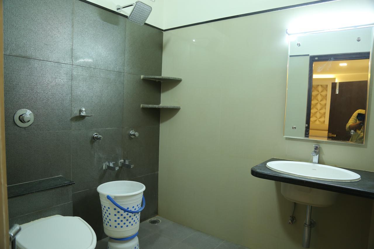 Hotel Shivananda Hospet Bagian luar foto